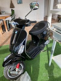 Vespa 125s