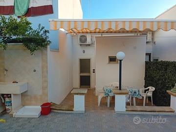 Gallipoli(Lido Conchiglie)piano terra con giardino