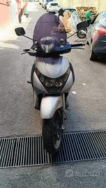 Piaggio Beverly 200