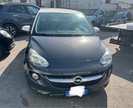 Opel Adam 1.2 70 CV White/Black Link