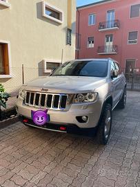 JEEP GRAND CHEROKEE OVERLAND 241 cv