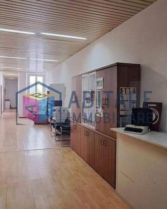 Immobile di 250 m² con più di 5 locali a Livorno