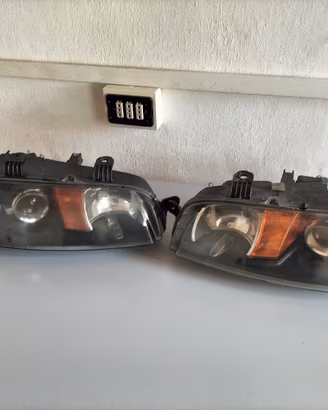 Fari anteriori Fiat Punto 