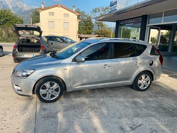 KIA cee'd 1.6 Crdi SW 110cv - LEGGI - 2012