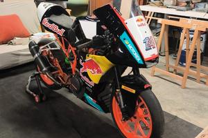 Ktm RC 390 pronto pista