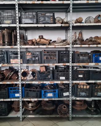 Stock  ricambi camion epoca