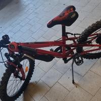 bici bimbo per età 7 o 8 anni circa 