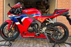Cbr rr 600 2025 (motore nuovo )
