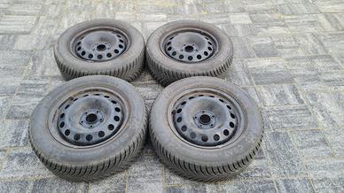 Gomme con cerchio 215/60 R16