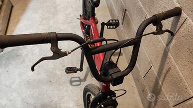 BMX con ruote da 20”