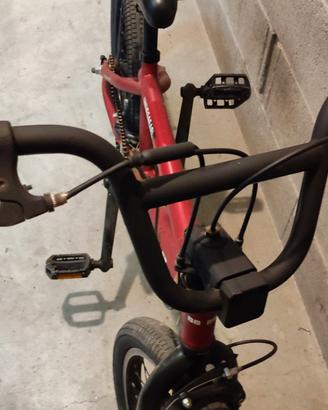 BMX con ruote da 20”
