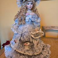 BAMBOLA DI PORCELLANA 