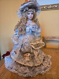 BAMBOLA DI PORCELLANA 