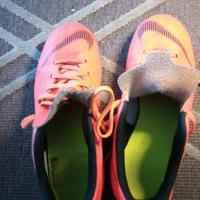 Scarpe da calcio per bambini della Nike, Nr. 33