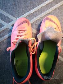 Scarpe da calcio per bambini della Nike, Nr. 33