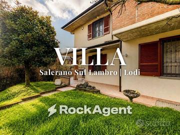 Villa di 282 m² con 5 locali e box auto a Salerano