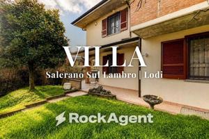 Villa di 282 m² con 5 locali e box auto a Salerano