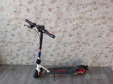 monopattino aprilia
