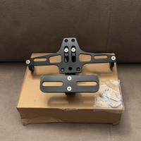 Porta targa pieghevole universale