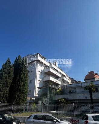 TRILOCALE CON TERRAZZO, BOX E CANTINA
