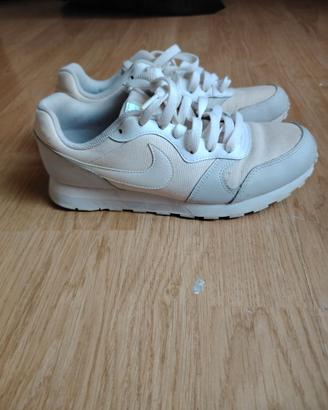 Scarpe donna Nike MD runner 2