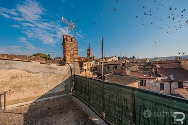 Appartamento Asciano con terrazza a tasca sul tett