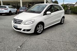 Mercedes-benz B 180 Benz Premium