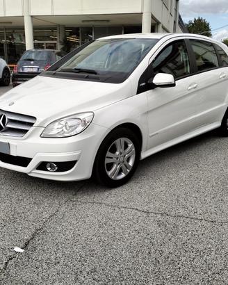 Mercedes-benz B 180 Benz Premium