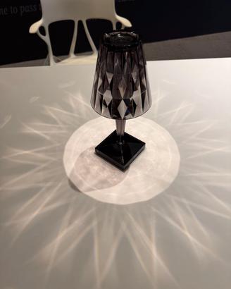 Kartell Lampada Ricaricabile BATTERY Fumè