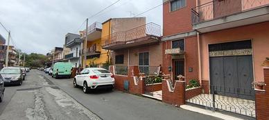 Casa semindipendente con ampio giardino