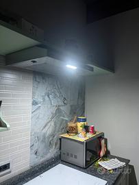 Cappa aspirante con scarico aspirazione esterna.