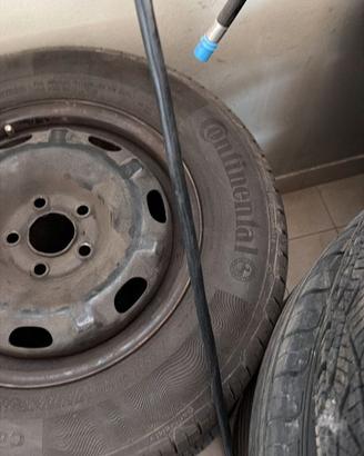 4 Gomme 185/70/14 88H Continental usate e cerchi