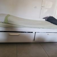 letto matrimoniale, richiudibile con cassettoni
