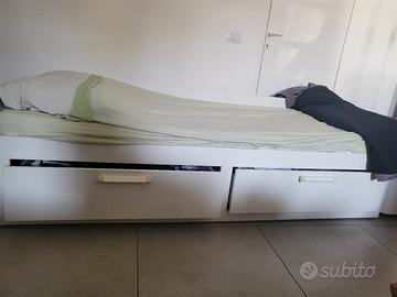 letto matrimoniale, richiudibile con cassettoni
