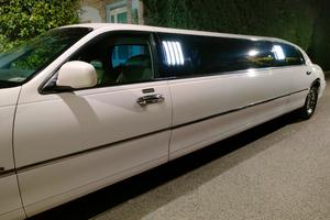 Lincoln limousine 