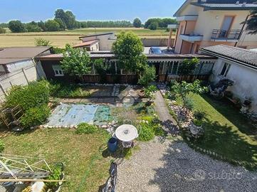 VILLA SINGOLA A ROBECCO SUL NAVIGLIO