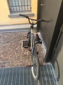 bicicletta bmx