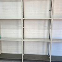 Scaffali in metallo come nuovi
