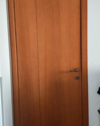 n. 2 porte a libro in noce