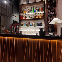 Attività di cocktail bar