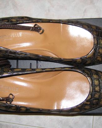 Décolleté in pelle, con cinturino, N. 37 e 1/2