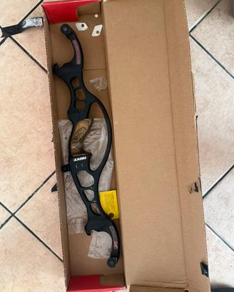 Riser Hoyt Formula Ion-X nero opaco DX CON SCATOLA