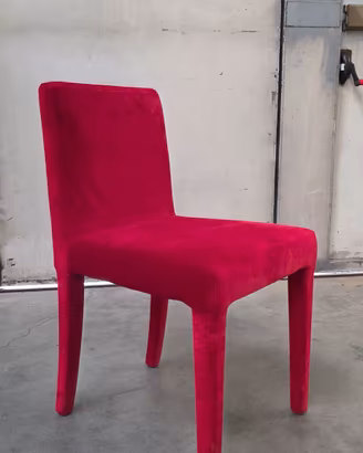 Sedia in velluto rosso | Eleganza e raffinatezza