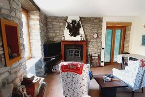 Rustico / Casale di 240 m² con più di 5 locali e b
