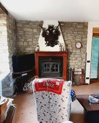 Rustico / Casale di 240 m² con più di 5 locali e b