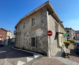 CASA SEMINDIPENDENTE A CASTELL'ALFERO