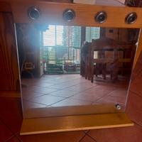 Specchio bagno e mobilio