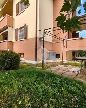 3 LOCALI A MONTECHIARUGOLO