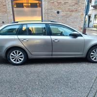 Skoda Octavia metano 2014