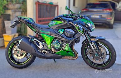 KAWASAKI Z 800 .